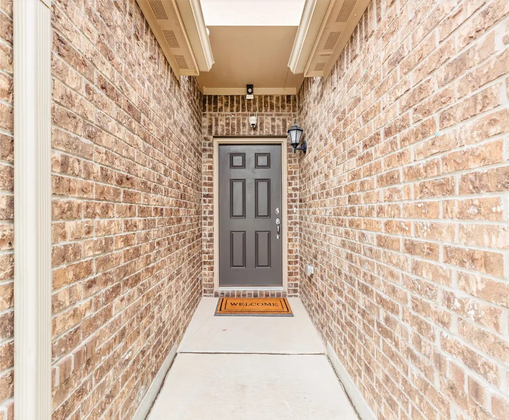 112 Plumed Thistle Drive Fort Worth, TX 76131
