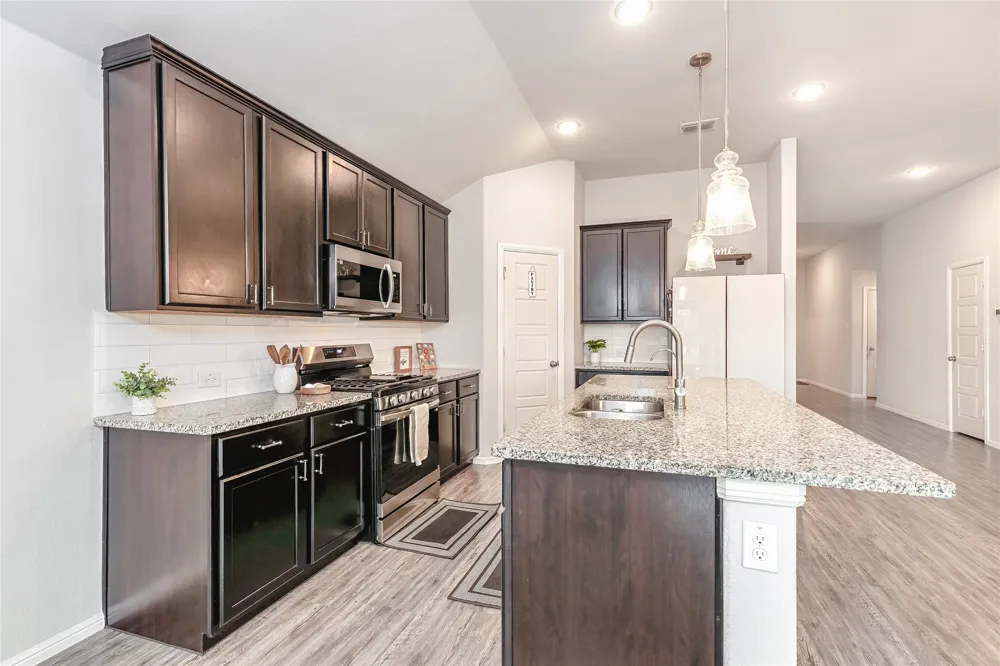 112 Plumed Thistle Drive Fort Worth, TX 76131