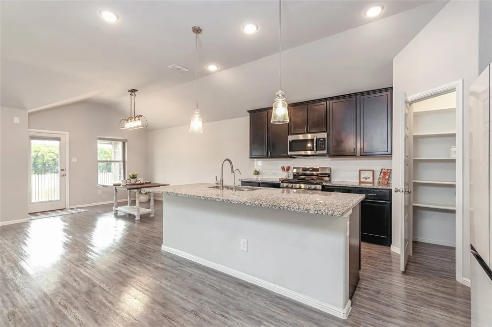 112 Plumed Thistle Drive Fort Worth, TX 76131