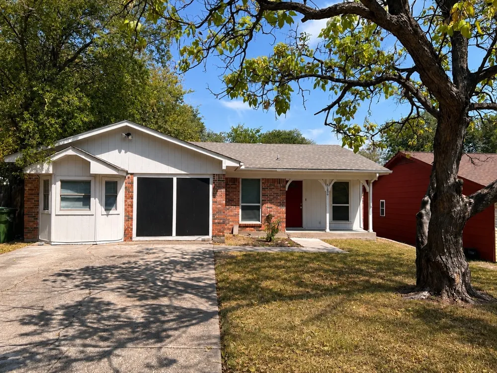 8136 Richard Street White Settlement, TX 76108