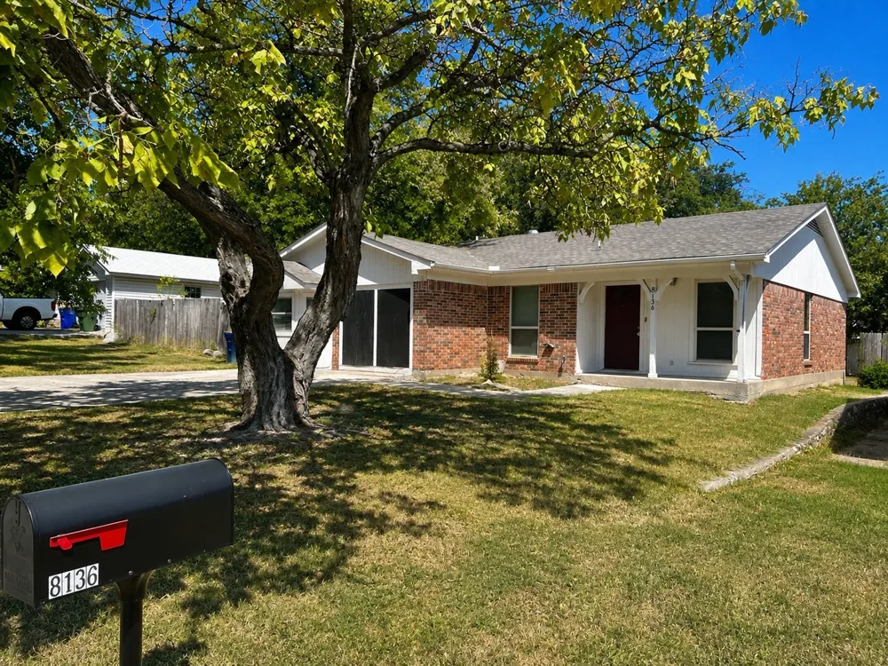 8136 Richard Street White Settlement, TX 76108