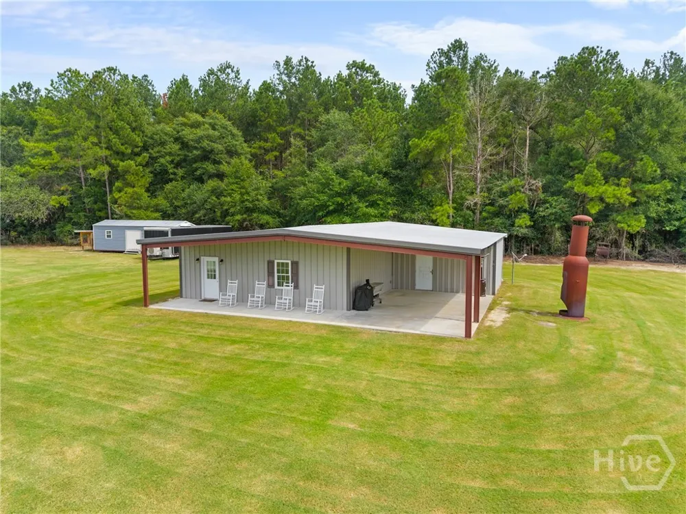 3964 GA-17 S Millen, GA 30442