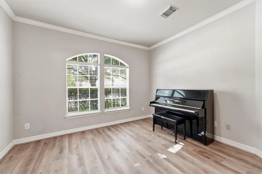 2443 Riverway Oak Drive Kingwood, TX 77345