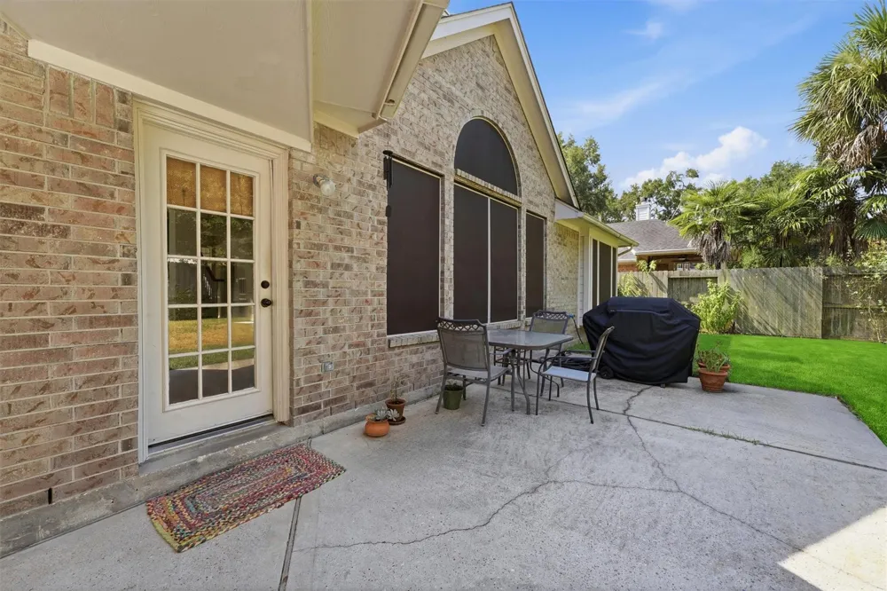 2443 Riverway Oak Drive Kingwood, TX 77345