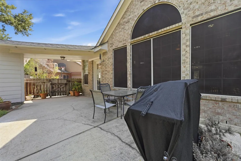 2443 Riverway Oak Drive Kingwood, TX 77345