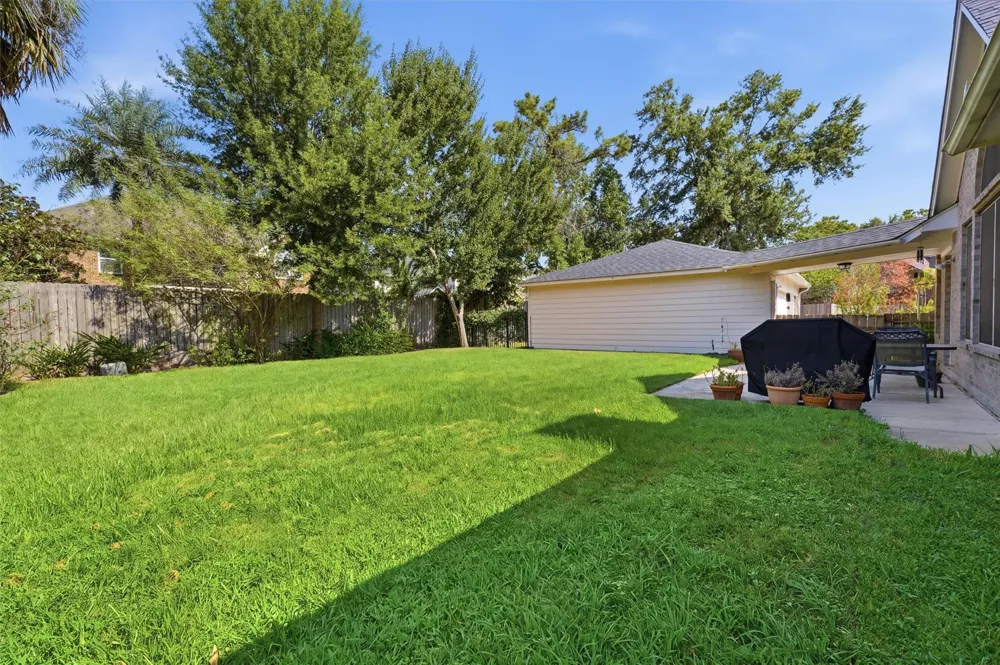 2443 Riverway Oak Drive Kingwood, TX 77345