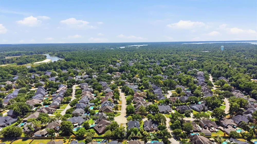 2443 Riverway Oak Drive Kingwood, TX 77345