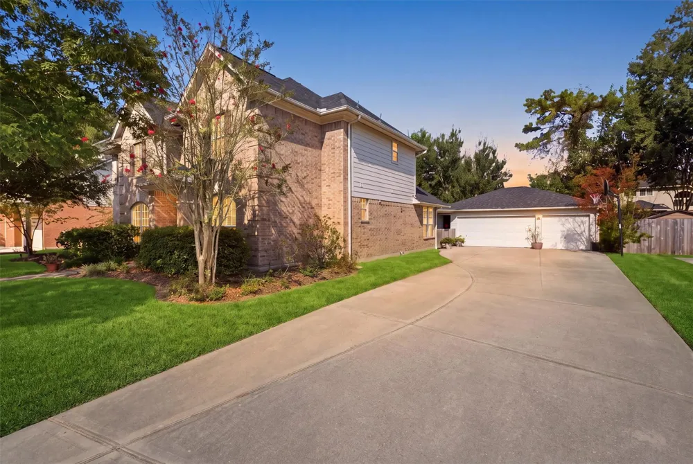2443 Riverway Oak Drive Kingwood, TX 77345