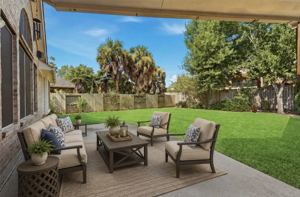 2443 Riverway Oak Drive Kingwood, TX 77345