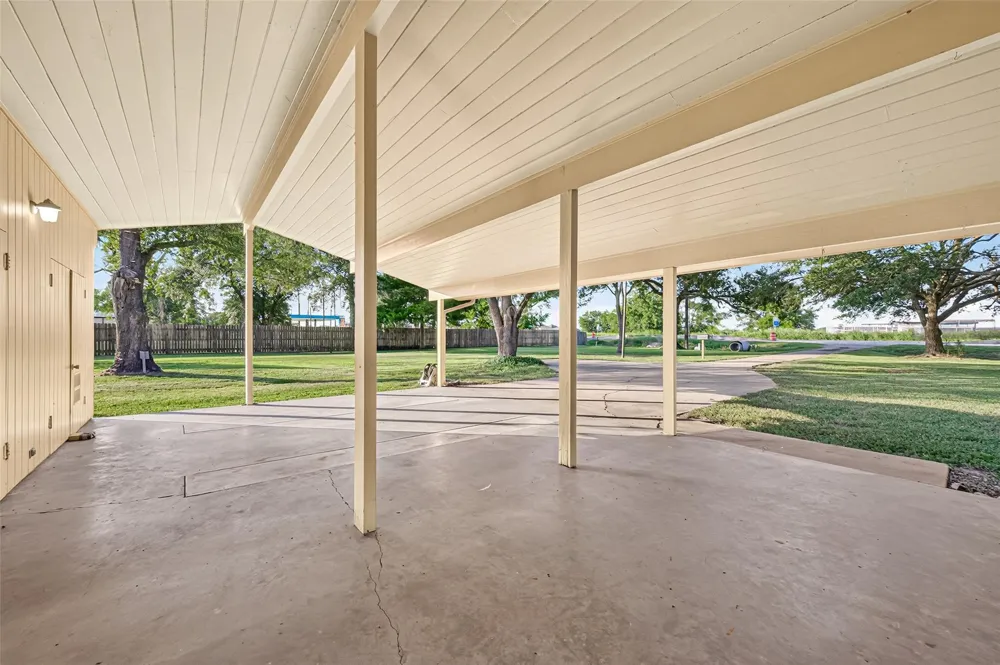 14438 Highway 36 Needville, TX 77461