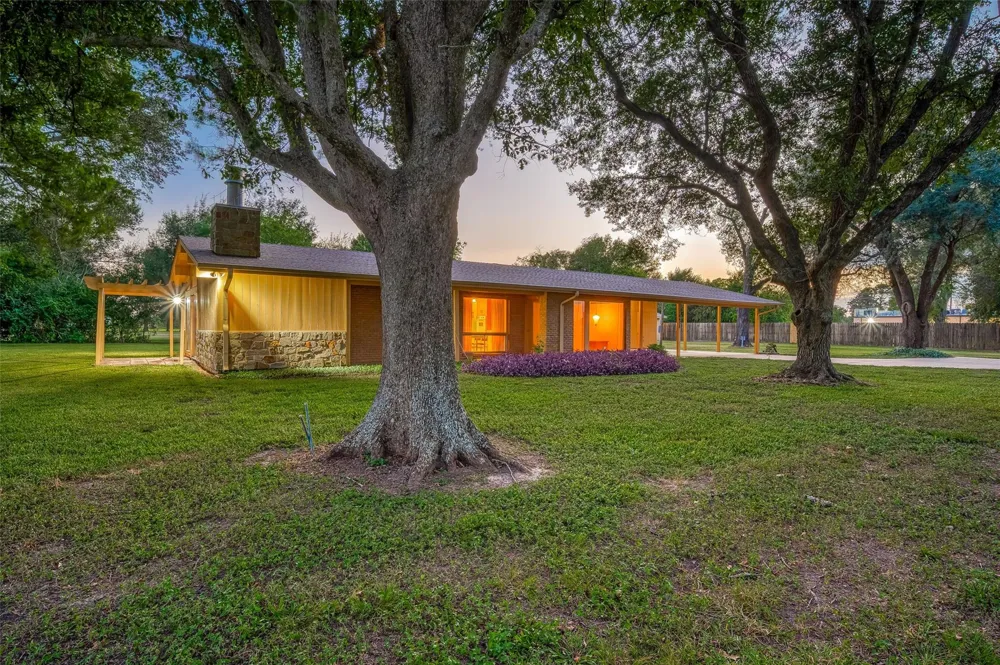 14438 Highway 36 Needville, TX 77461