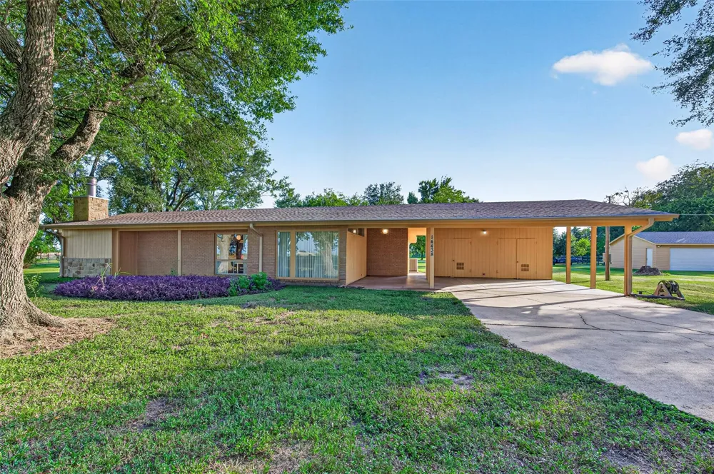 14438 Highway 36 Needville, TX 77461
