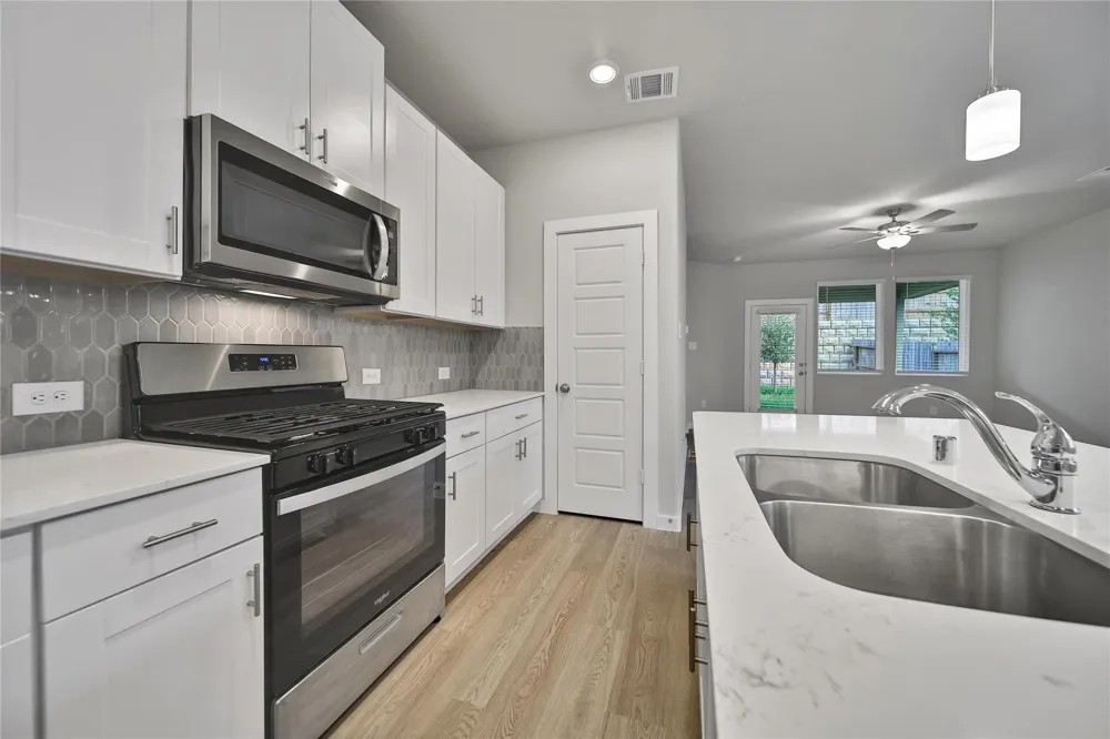 6609 Lahna Oak Drive Conroe, TX 77304