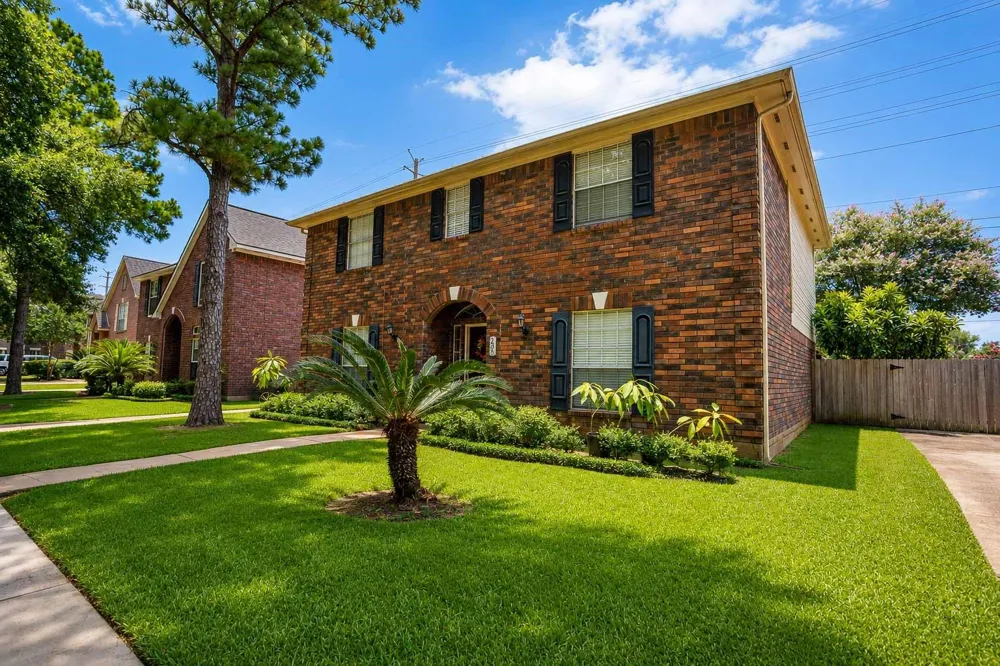 2306 Bent River Drive Sugar Land, TX 77479