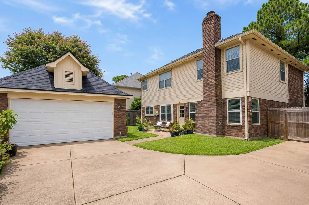 2306 Bent River Drive Sugar Land, TX 77479