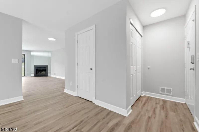 1513 Spruce Hills Dr Glen Gardner, NJ 08826