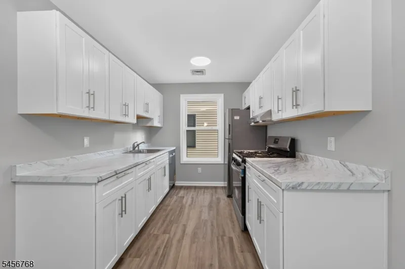 1513 Spruce Hills Dr Glen Gardner, NJ 08826