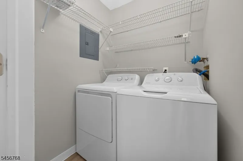 1513 Spruce Hills Dr Glen Gardner, NJ 08826