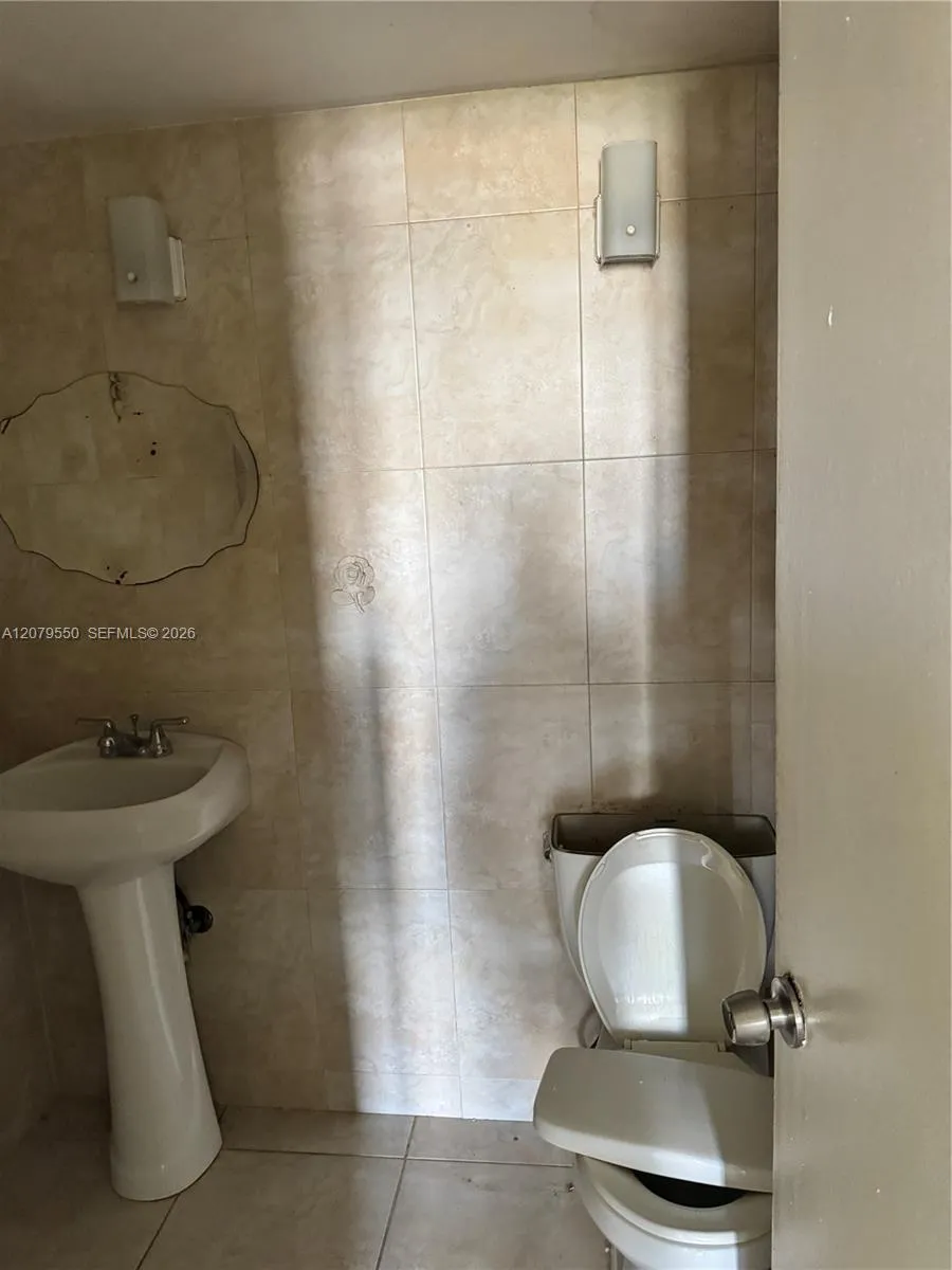 13390 NE 7th Ave #214 North Miami, FL 33161