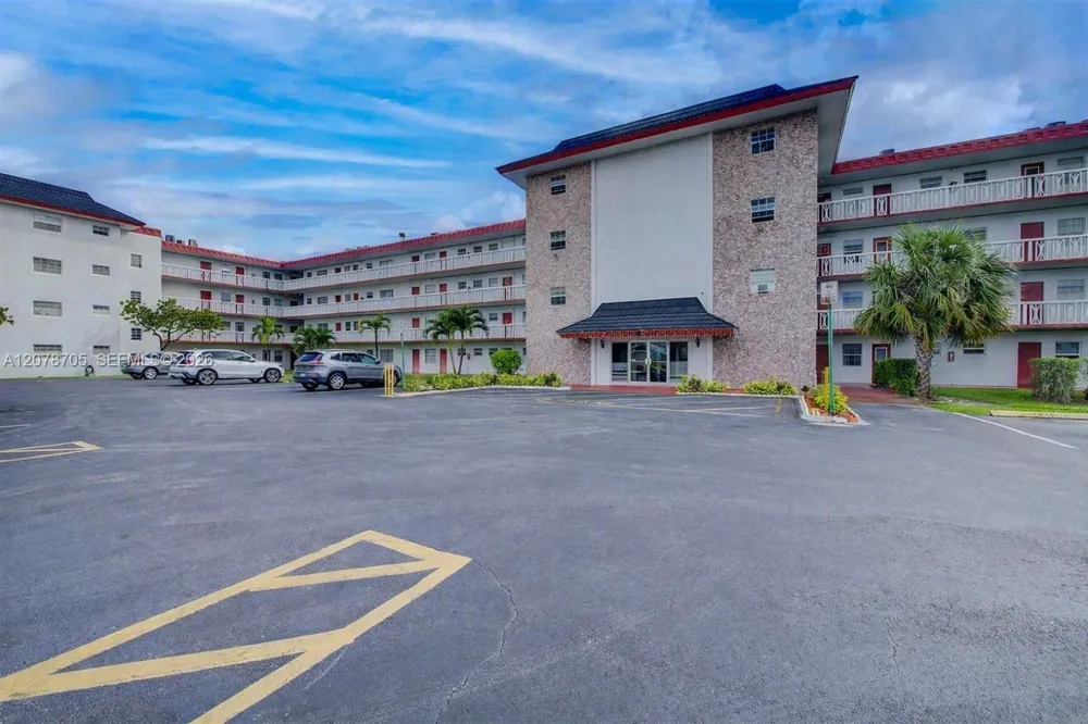 Address Not Shown Lauderdale Lakes, FL 33319