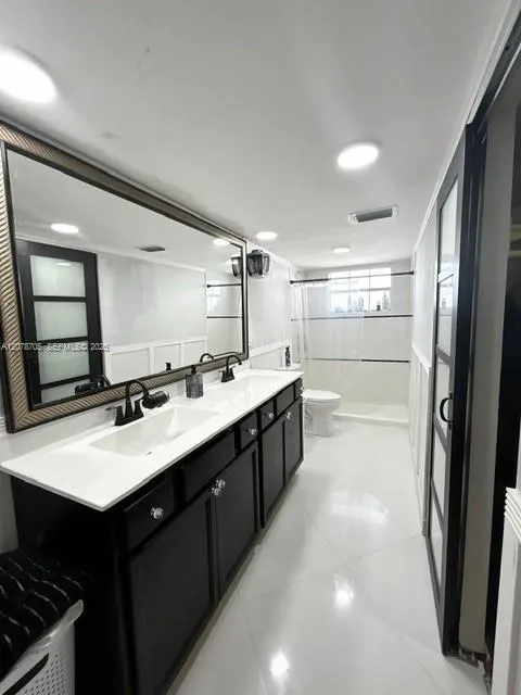 Address Not Shown Lauderdale Lakes, FL 33319