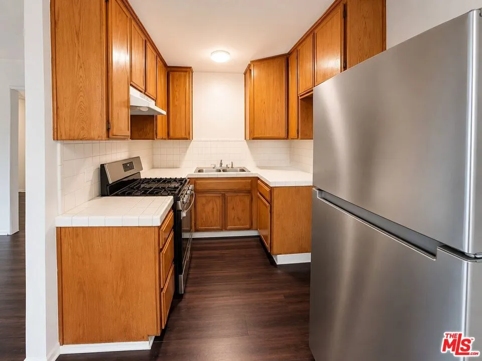 1208 W Adams Boulevard #9 Los Angeles, CA 90007