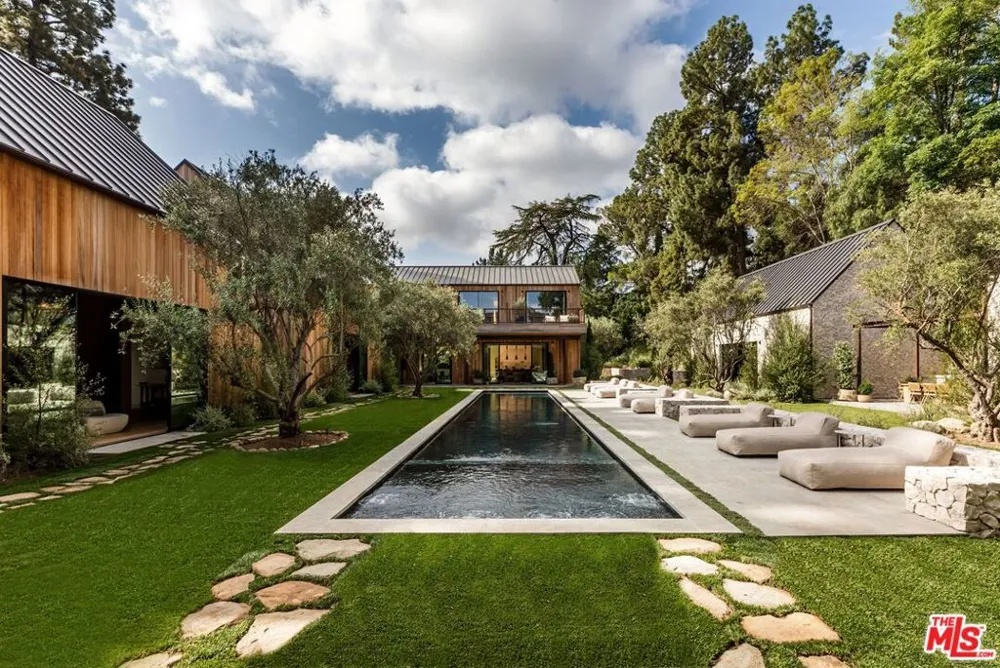 3405 Fryman Road Studio City, CA 91604
