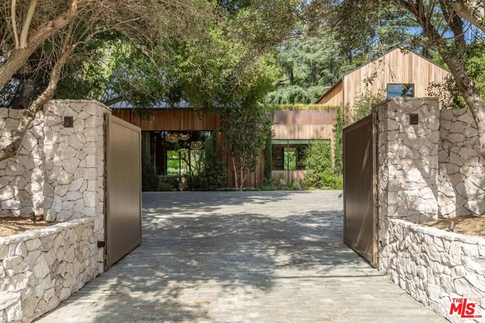 3405 Fryman Road Studio City, CA 91604