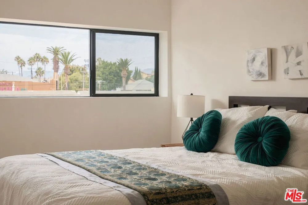 4136 Normal Avenue Los Angeles, CA 90029