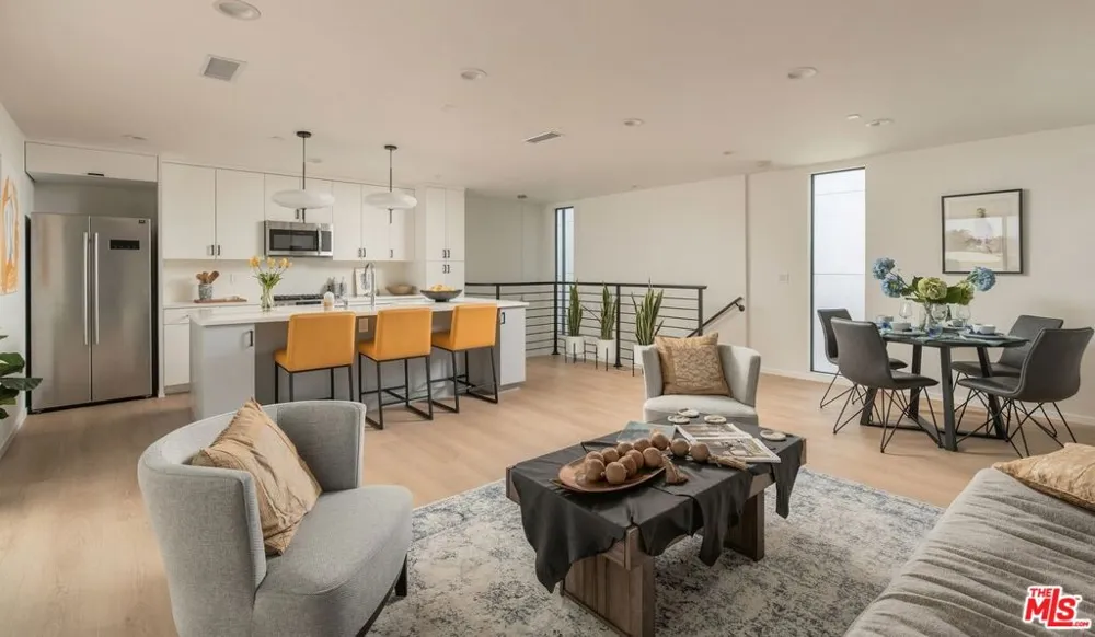 4136 Normal Avenue Los Angeles, CA 90029