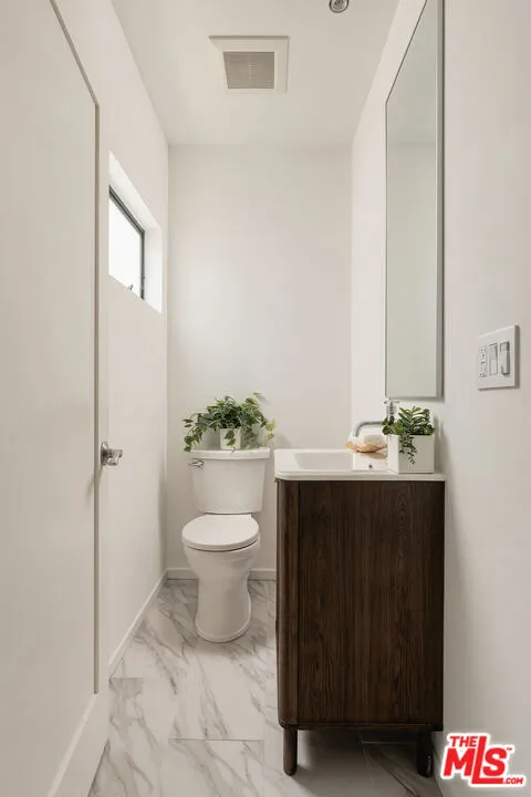 4136 Normal Avenue Los Angeles, CA 90029