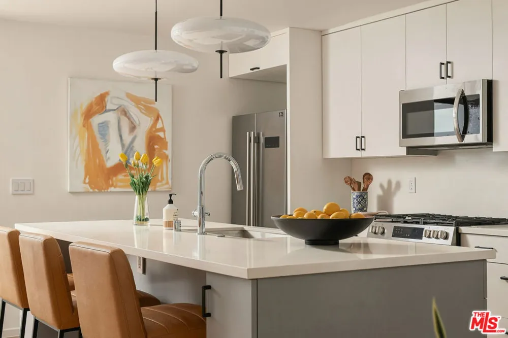 4136 Normal Avenue Los Angeles, CA 90029