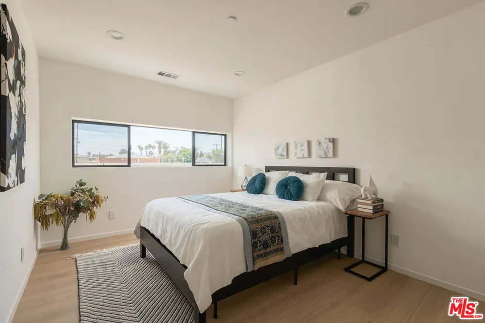 4136 Normal Avenue Los Angeles, CA 90029