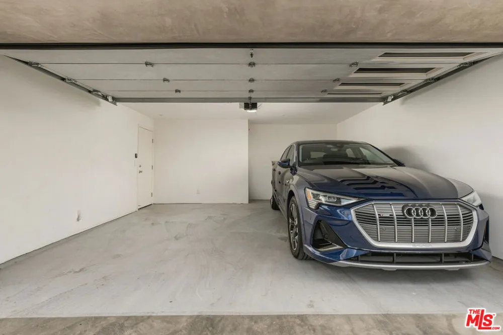 4136 Normal Avenue Los Angeles, CA 90029