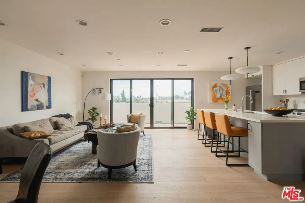 4136 Normal Avenue Los Angeles, CA 90029