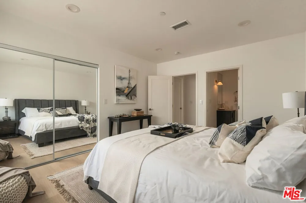 4136 Normal Avenue Los Angeles, CA 90029