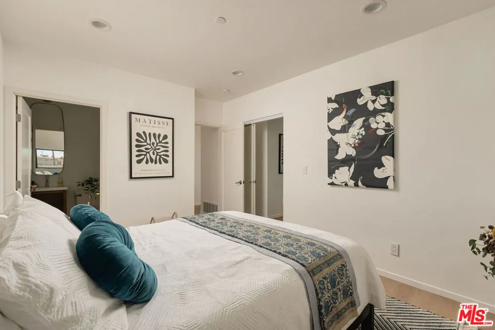 4136 Normal Avenue Los Angeles, CA 90029