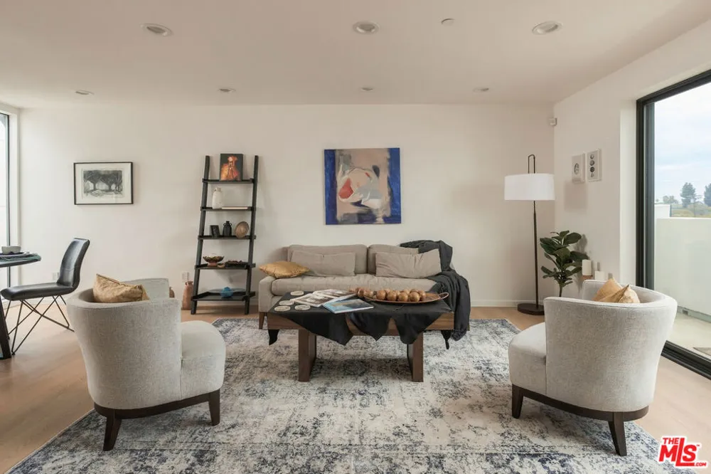 4136 Normal Avenue Los Angeles, CA 90029