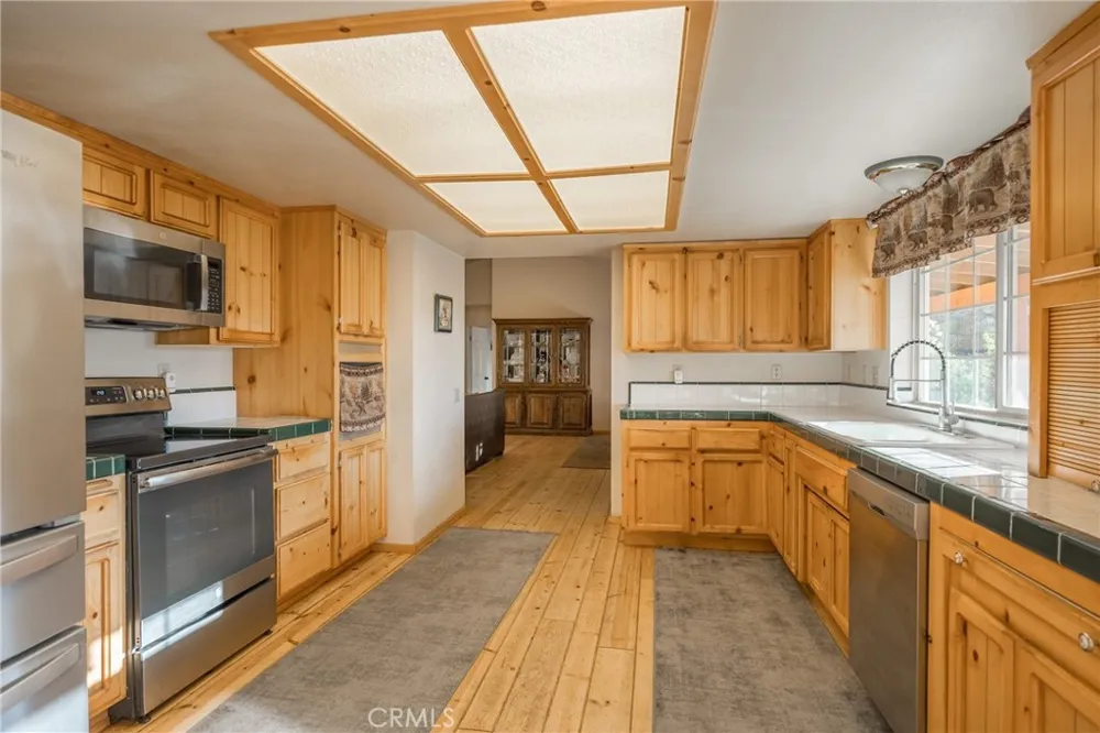 46531 Arastre Big Bear City, CA 92314