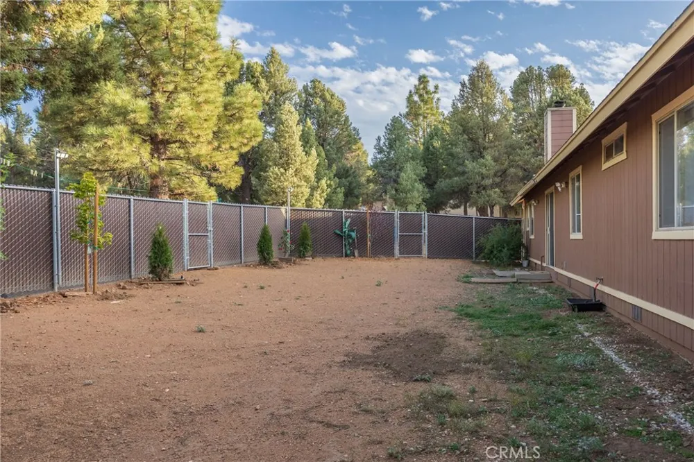 46531 Arastre Big Bear City, CA 92314