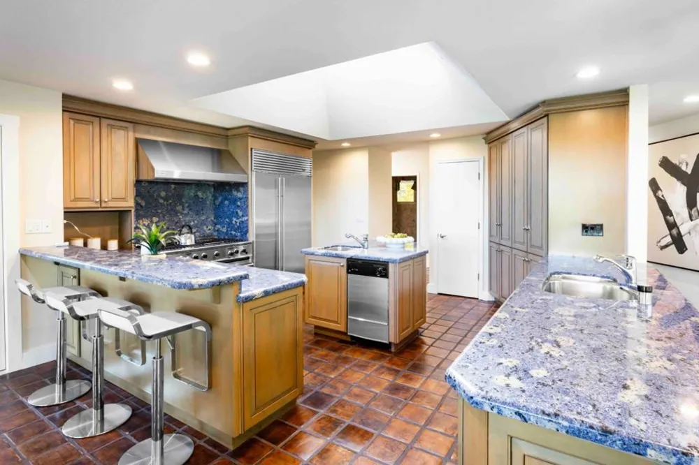 40 Hillbrook Drive Portola Valley, CA 94028