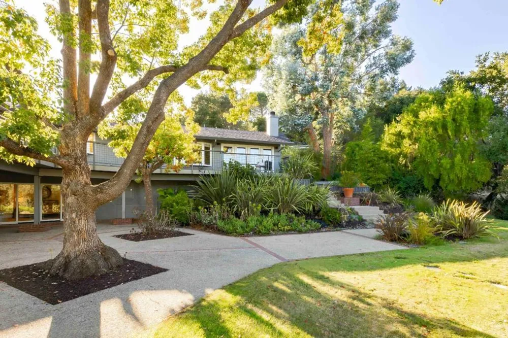 40 Hillbrook Drive Portola Valley, CA 94028