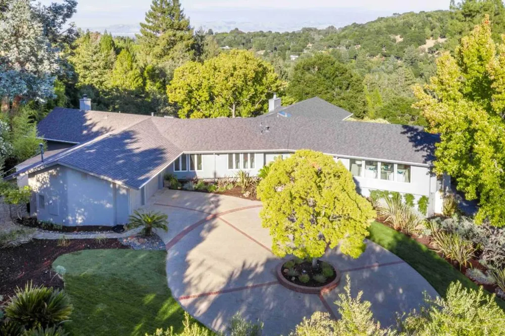 40 Hillbrook Drive Portola Valley, CA 94028
