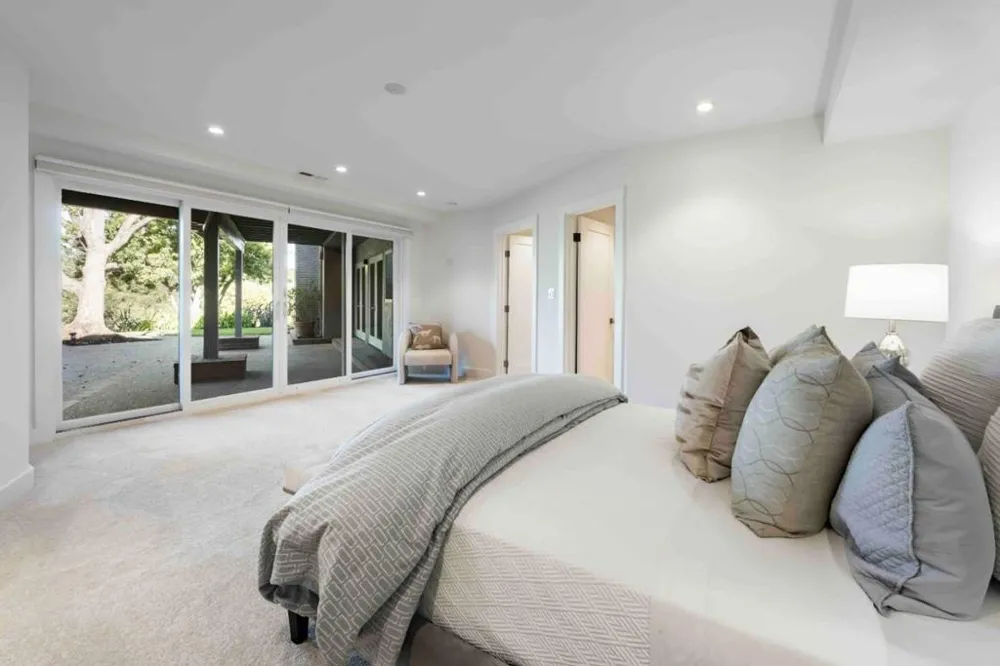40 Hillbrook Drive Portola Valley, CA 94028