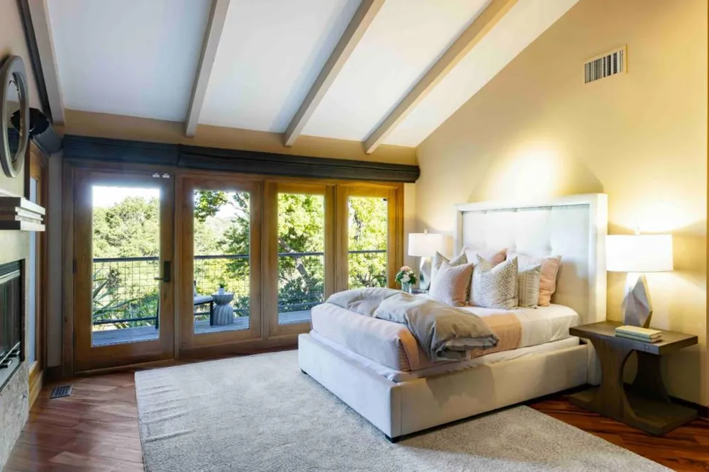 40 Hillbrook Drive Portola Valley, CA 94028