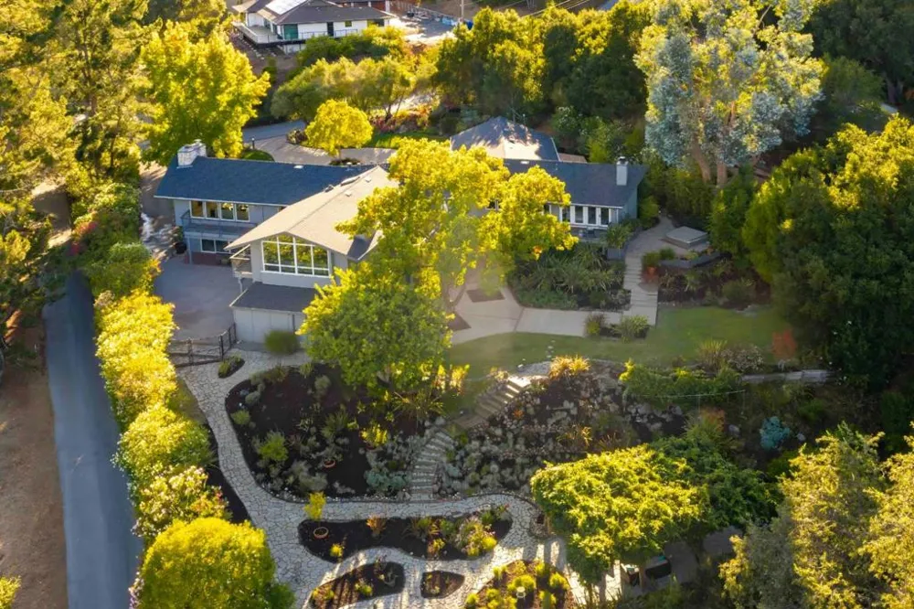 40 Hillbrook Drive Portola Valley, CA 94028