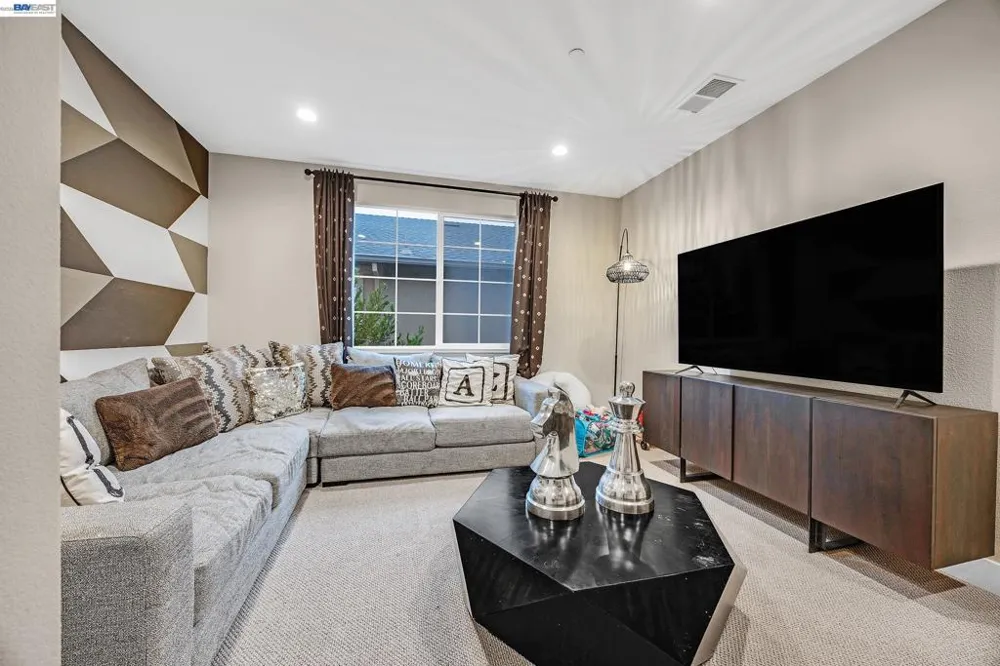 6460 Godani St Gilroy, CA 95020
