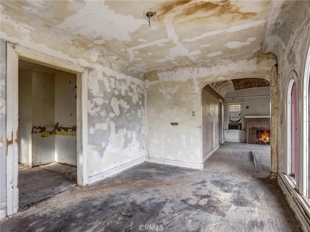 807 E Laurel Compton, CA 90221