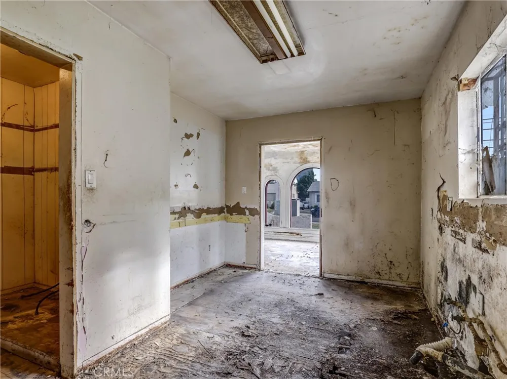 807 E Laurel Compton, CA 90221