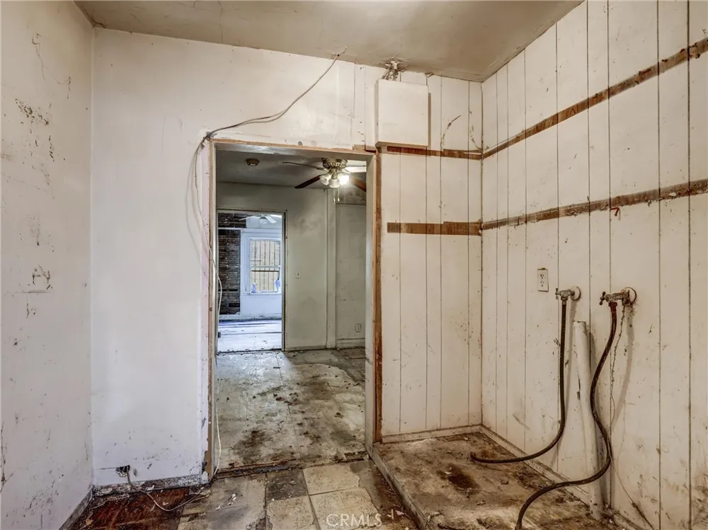 807 E Laurel Compton, CA 90221